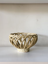 Load image into Gallery viewer, Vintage Round Lattice Weave Speckled Ceramic Bowl